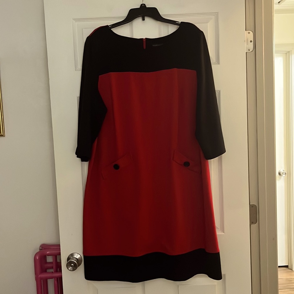 WOMEN’S PLUS SIZE DRESS : SIZE 20W